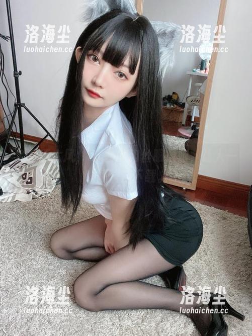 全套正太风，51酱的肉丝眼镜娘，让人一瞬间决定下载。