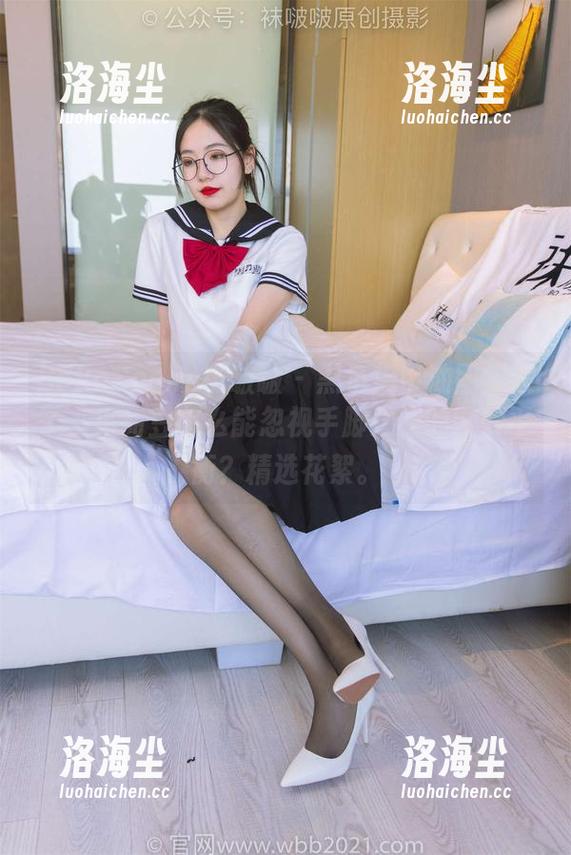 BoBoSocks袜啵啵 - 黑色指甲油图集来了，小甜豆怎么能忽视手脚之间的微妙平衡？精选花絮。