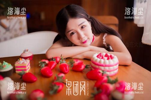 GIRLT果团网 - 陈雅漫的美图环游记：一颗懵懂的女孩心在大街小巷徘徊中