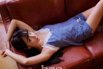 GIRLT果团网 – 旅行的路上，原图中的龚玥菲真好，感觉应该多一些这样的场景。