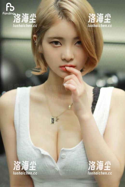 说实话，Hyoyeon(김효연)的高清图集太迷人，ArtGravia得一页一页的慢慢翻。
