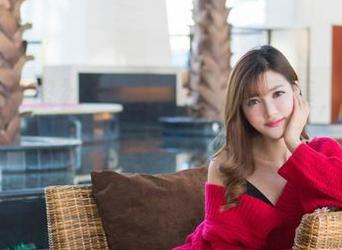 IMiss爱蜜社 – 这本修女写真集，难道是闵妮Mily的另一个人格展示？