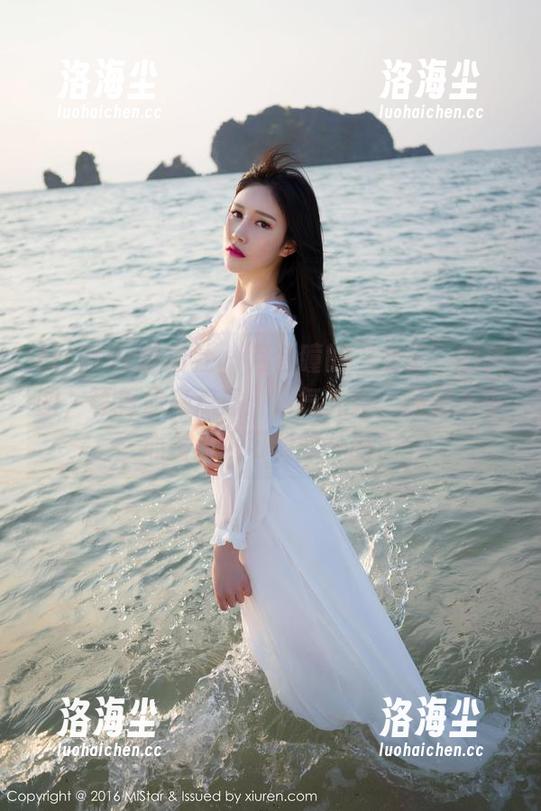 MiStar魅妍社 - 月音瞳的“女王”的美图，等着你来点评：霸气外露，还是不小心露出小可爱的一面？