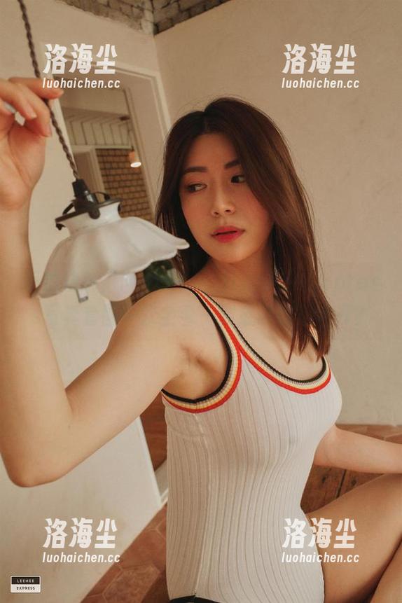不怕烧包，Min.E(민이)LeeheeExpress写真套图一次全看—到底谁敢不点开？