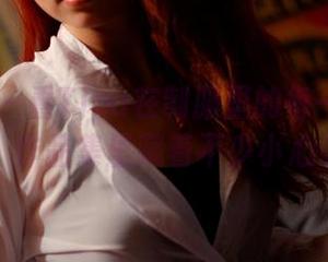 PANS – 看Tina在制服里的每一个角度：作品集里藏着不少小心思