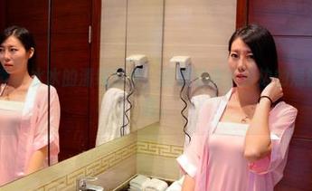 PANS写真 – 水水的清纯图包，原图就像小溪边的晨露，清澈见底。