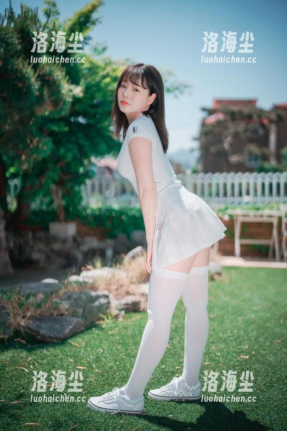 淘气的小女孩儿，Pia(피아)双马尾头像一鸣惊人：图库新动力