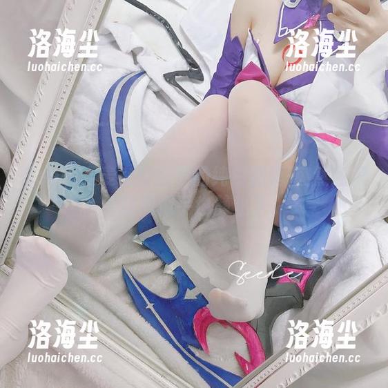 Seele麦麦在原图中的纯白物语-突然意识到时间似乎也静止了。