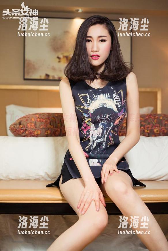 TouTiao头条女神 - 迪爱儿的图库探险，拥抱短裙的五彩斑斓