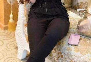 TuiGirl – 在线截图艾栗栗泳衣图集，她的泳衣设计都快把人眼花了。