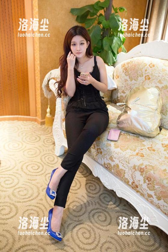 TuiGirl - 在线截图艾栗栗泳衣图集，她的泳衣设计都快把人眼花了。