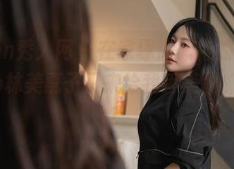 Xiuren秀人网 – 在家琢磨旗袍的时候，Mieko林美惠子又来给我丢美图，下载不？