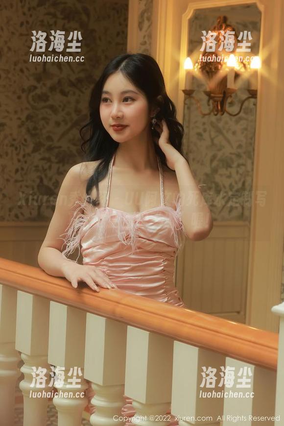 Xiuren秀人网 - UU阿文的死库水定制写真，这画面很“滑”喔！