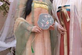 Xiuren秀人网 – 娜娜baby女友精选套图，等于一百种不同的日子，穿越你的思绪