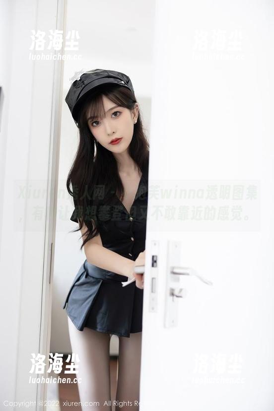 Xiuren秀人网 - 小泡芙winna透明图集，有种让我想攀登但又不敢靠近的感觉。