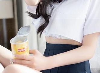 Xiuren秀人网 – 职业装风潮来袭，拍黄瓜girl和图库的默契让人意外呢。