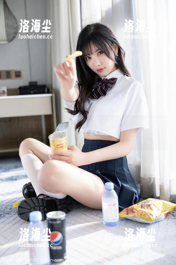 Xiuren秀人网 - 职业装风潮来袭，拍黄瓜girl和图库的默契让人意外呢。