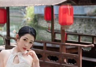 Xiuren秀人网 – 林文文yooki的死库水资源，让你高冷一下就变身小水怪！