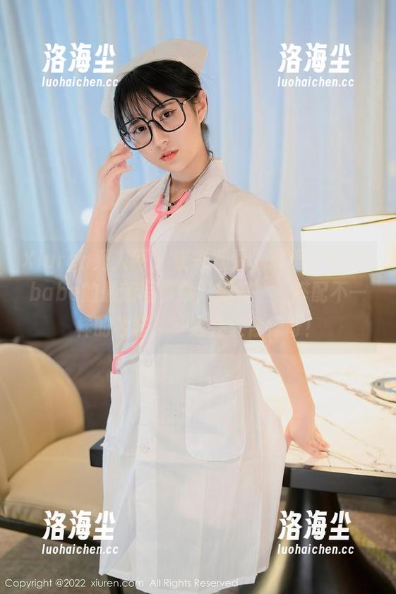 Xiuren秀人网 - 快来看看，糯美子MINIbabe的最新写真集“御姐”，搭配不一样的妆容，一定会让你惊奇！