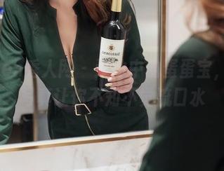 Xiuren秀人网 – 运动中的蛋蛋宝，定制写真让你不知不觉流口水