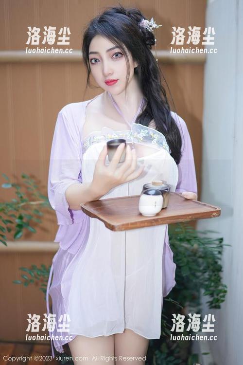Xiuren秀人网 - 图集来临！蛋蛋宝用灰丝的温柔，撩动了我的神经？