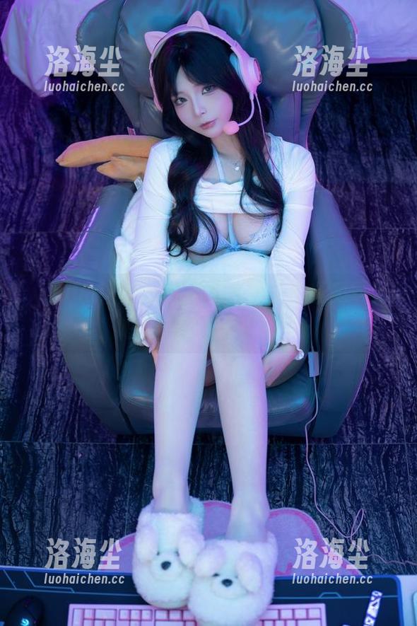 yuuhui玉汇的水手服写真，资源用尽我也要追逐这份喜感！