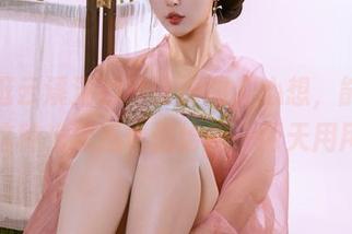 在线逛云溪溪的珍珠原图，心想，能不能把这种光泽感也借给我一两天用用。