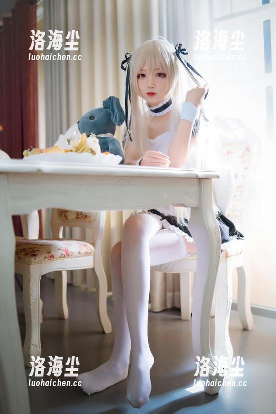 照片流出的无尽夏日，努力展示五更百鬼骨骼惊奇：她竟然也是一颗零食种子！