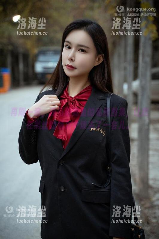 再刷一遍，亚马逊鲶鱼的私房图集，让我在黑丝的魅力中迷失了一会儿。