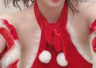 依依超级懒的黑色旗袍，给我来一份高清下载吧，这种撩人的优雅太过分了！