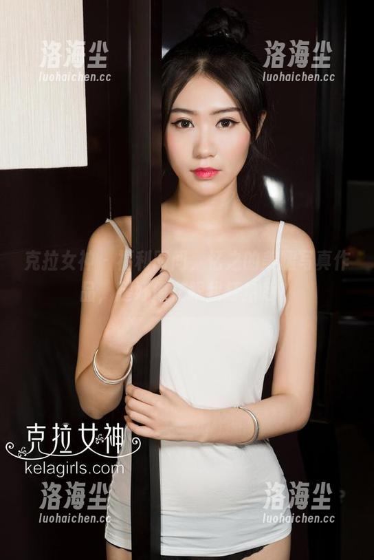 克拉女神 - 福利时间，忆之的美腿写真作品，腿好像在跟我打招呼？