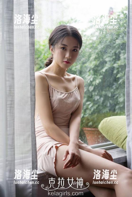 克拉女神 - 一组照片，只为记录杨暖那出众的美脚
