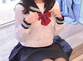 看！兔玩映画的小厨娘，原图里的卷发让人有种“我也能做的感觉”，图片却让人想不太明白。