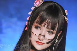 免费的监狱学院自拍合集，副会长夏鸽鸽不想起床在线分享！谁想加班啊？