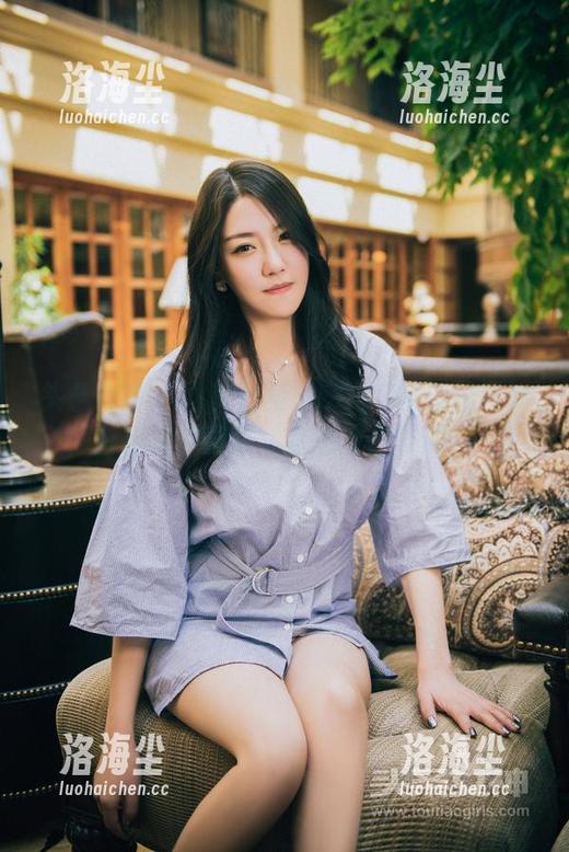 头条女神 - 图片合集：COCO的白丝风情，白得你想直呼‘这也太白了吧’！