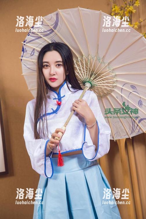 头条女神 - 尹菲的私房清纯合集：你以为在那里只是清新吗？