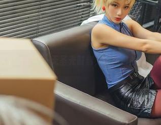 如月灰的高跟鞋：无圣光时刻，与图包的深情对视！