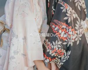 宁愿在这样的美图里沉迷，也不想醒来呢，安曜曜的睡衣是我心头好！