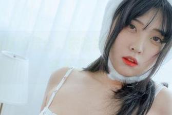 怀旧与新颖的结合，宋哈娜的少女美图精选，谁会不爱呢？！
