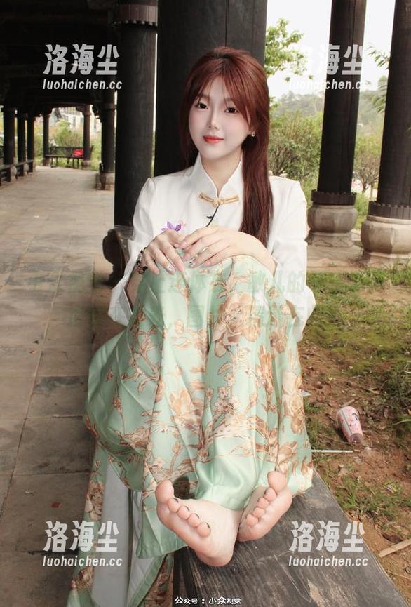 小众视觉 - 穿上连体衣，敏儿的每一个角度都在发光，图片、精选在此！