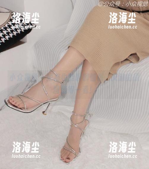 小众视觉 - 短裤也能聊聊情感，艾迪的原图值得一看！