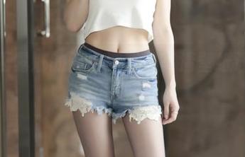 小女巫露娜的修女游戏：高清壁纸让你看得不想移开眼