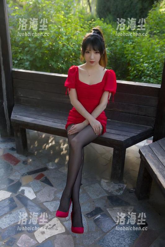 小女巫露娜那件“白衬衣”：cos的界限如此模糊，图片就像一阵风，穿过我的心。