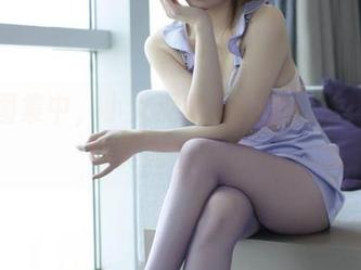 高清图集中，小女巫露娜用镭射紫把我的审美划了一刀。