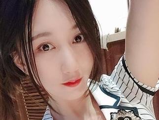 微密圈 – 软萌妹纸来了，小玉吃果冻“全套”让人不禁想大声尖叫的那种！