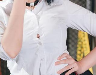 小空sora又来了，这次的“碧蓝档案”里居然是兔女郎？！原图不看人生失去重彩，啧啧。
