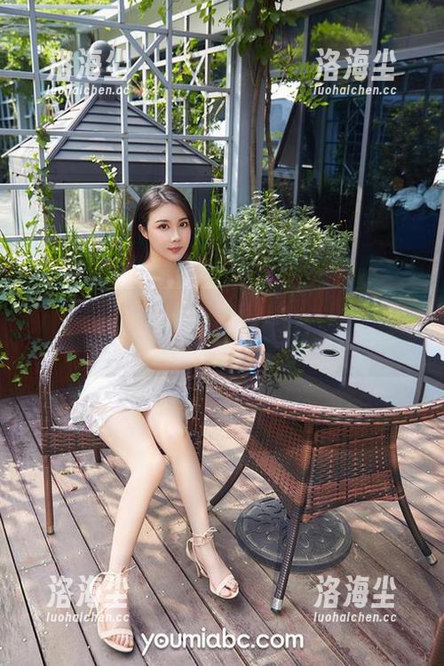 尤蜜荟 - 这个黑色，跟娜依灵儿的高清照片一样—让人欲罢不能