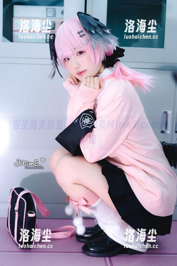 在圣诞光影里，发现弥美Mime的cos小宇宙