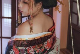 无颜小天使wy玩瑜伽，看似仙女其实名不符实：套图前方高能，资源拿好