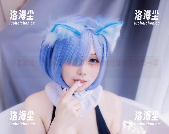 浴室时光：末夜787最新图片，随意得就像在家里一样。